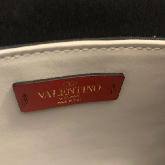 NWOT Valentino Garavani White/Black Leather Magnetic Handbag - Picture 7 of 8